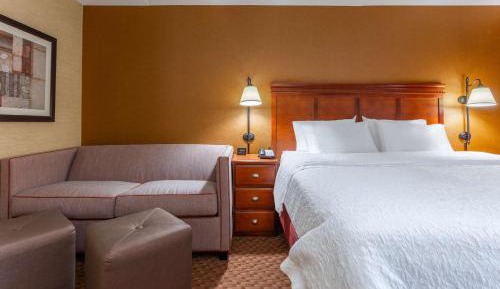 King Room with Sofa Bed and Study - Non-Smoking