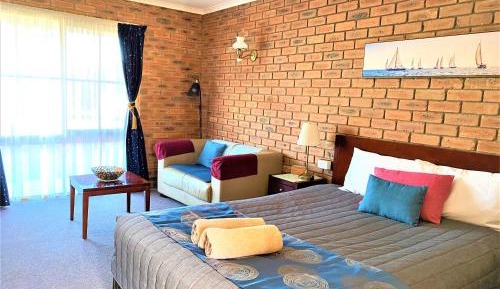 Deluxe Queen Room