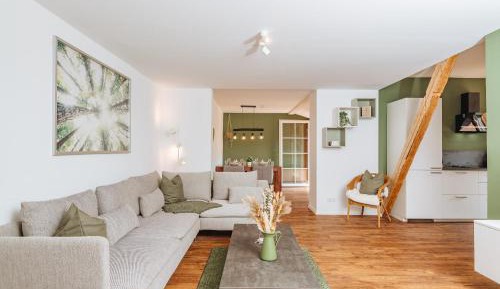 Apartment with Lake View