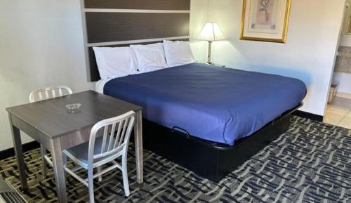 King Room - Non-Smoking