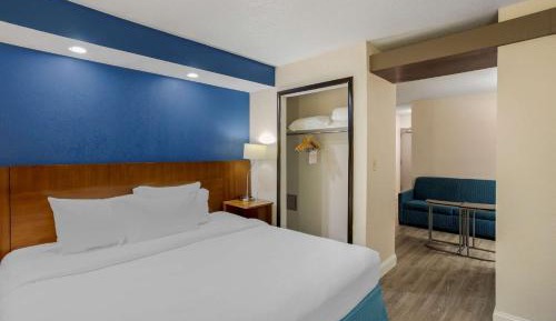 King Suite with Sofa Bed - Non Smoking