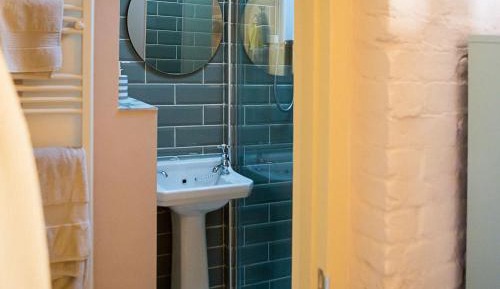 Deluxe Double Room with Shower