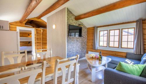 Log cabin 2 bedroom + Loft