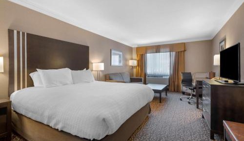 Queen Room with Two Queen Beds - Pet Friendly