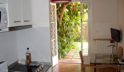 One-Bedroom Apartment with Garden