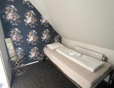 Single Room without Window