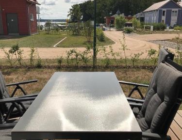 Apartment with Lake View