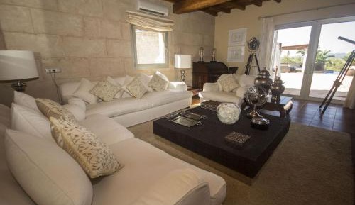 Six-Bedroom Villa 