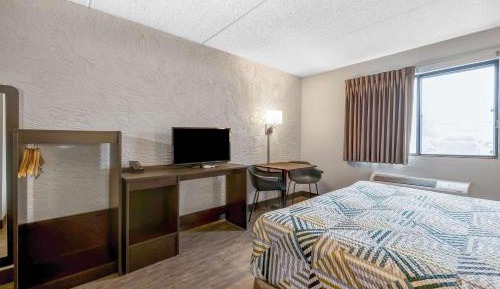 Queen Room - Disability Access - Non-Smoking