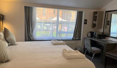 Deluxe Double or Twin Room