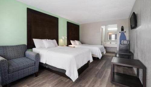 2 Double Beds Access Adjoin Suite Non-Smoking