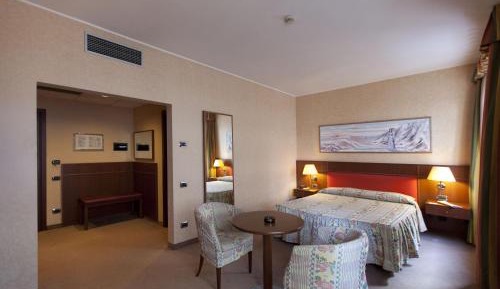 Double Room (1 Adult)