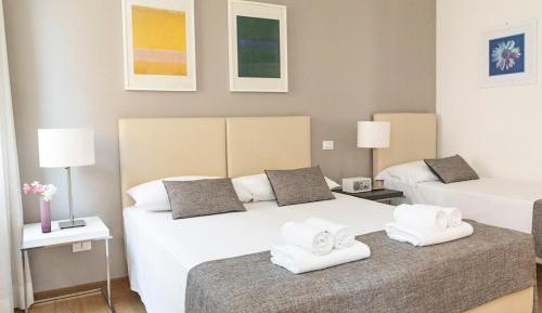 Quadruple Room with Private Bathroom