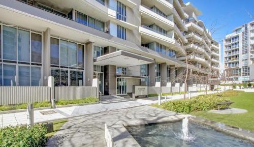 One-Bedroom Apartment - Realm Park 36