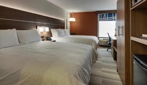 Standard Room with Two Queen Beds