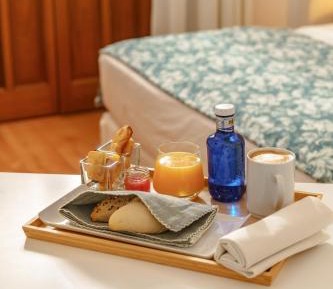 Deluxe Room for Single Use with executive breakfast