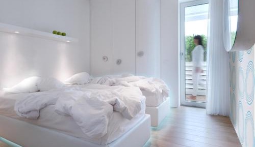 Deluxe Two-Bedroom Apartment with Sea View