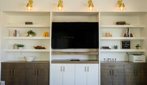 Seven-Bedroom Holiday Home