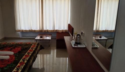 Deluxe Double Room (2 Adults + 1 Child)