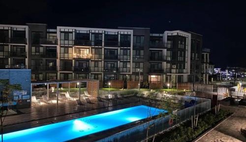 Apartment with Pool View 