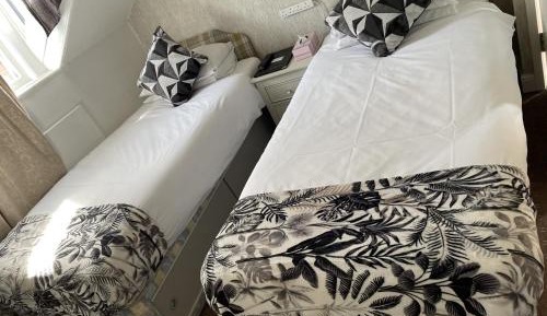 Twin Room with Shared Bathroom