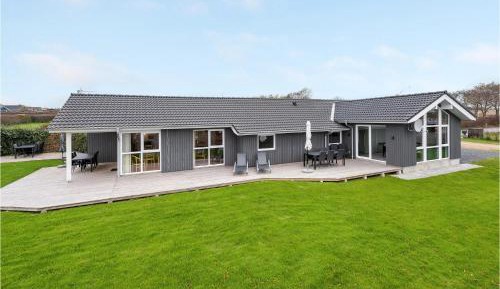 Five-Bedroom Holiday Home