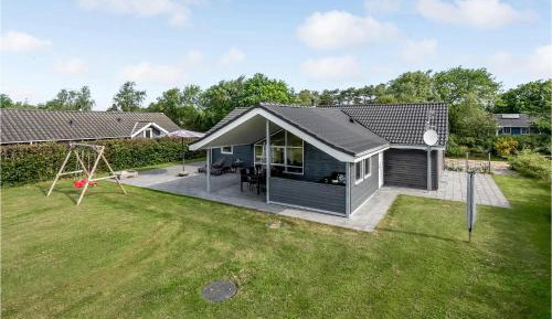Three-Bedroom Holiday Home 
