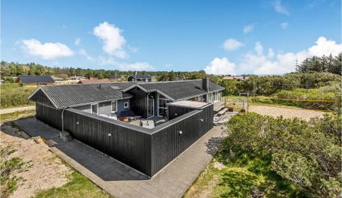 Seven-Bedroom Holiday Home