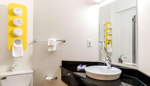 Deluxe Quadruple Room - Non-Smoking