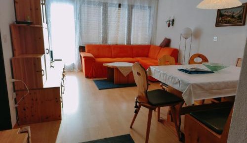 Apartment with Mountain View