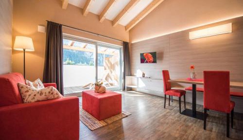 Superior One-Bedroom Apartment with Balcony