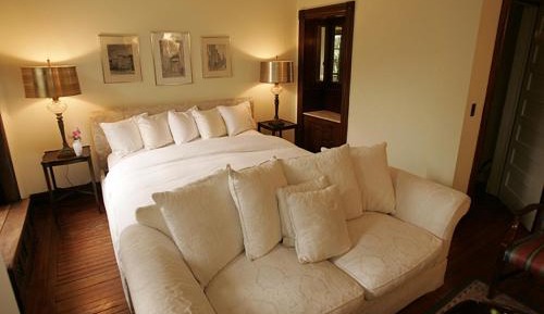 Deluxe King with Park View - Walk Up