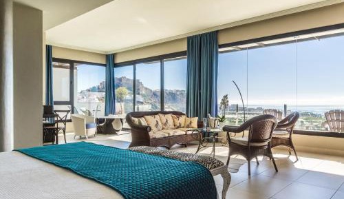 Queen Suite with Sea View