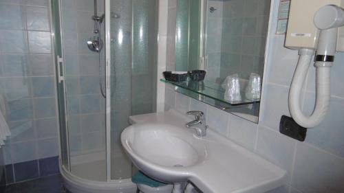 Basic Triple Room