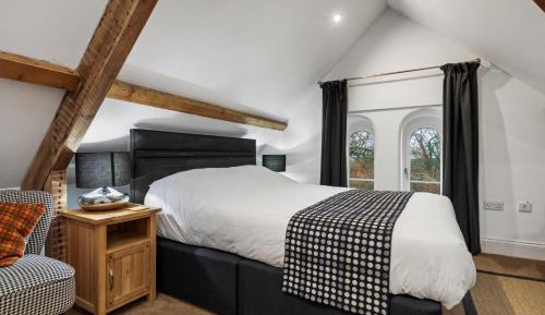 Luxury King Room with Shower