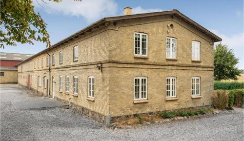 Four-Bedroom Holiday Home