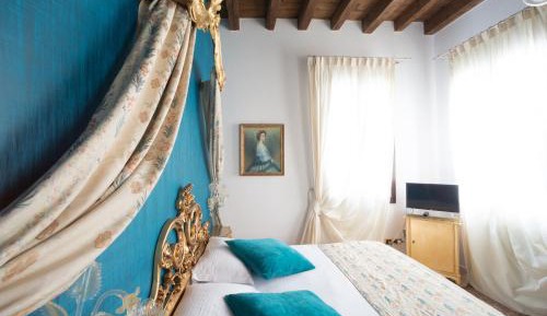 Superior Room with whirlpool tub