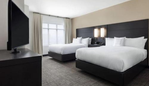 One-Bedroom Suite with Two Queen Beds and Sofa Bed - Hearing Accessible