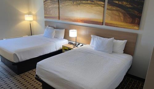 Queen Room with Two Queen Beds - Non-Smoking