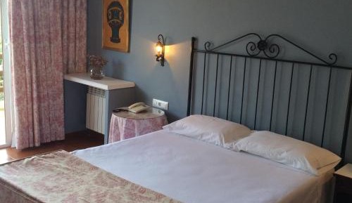 Double or Twin Room with Terrace