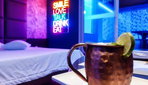 Deluxe Double Room with Pool Access