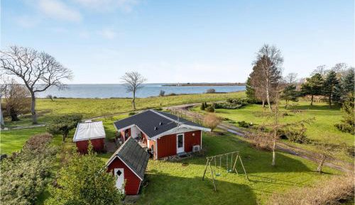 Three-Bedroom Holiday Home 