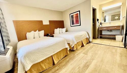 Room with Two Full Size Beds - Non-Smoking