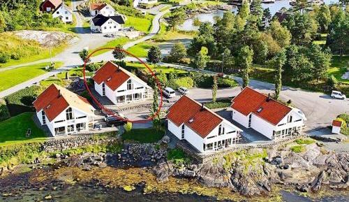 Five-Bedroom Holiday Home