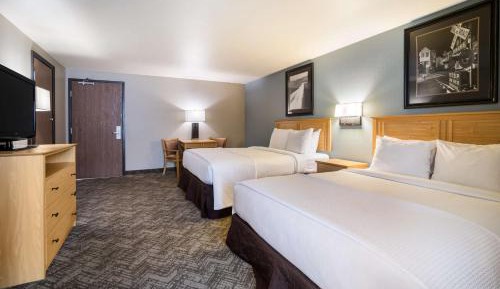 Queen Room with Two Queen Beds - Non-Smoking