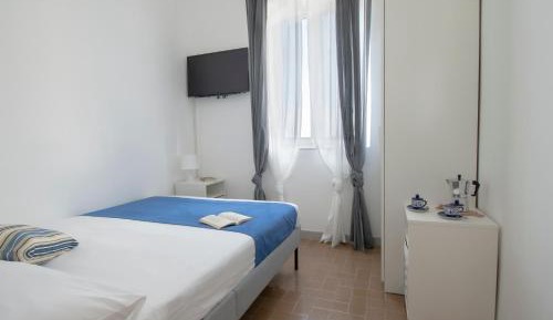 Standard Double Room with Shared Bathroom