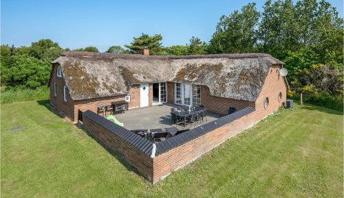 Five-Bedroom Holiday Home