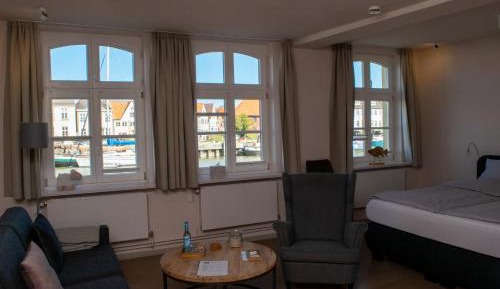 Deluxe Double Room with Shower