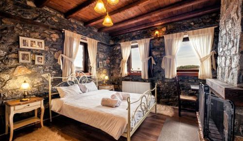 Double Room with Mountain View