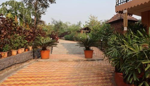 Queen Room with Garden View